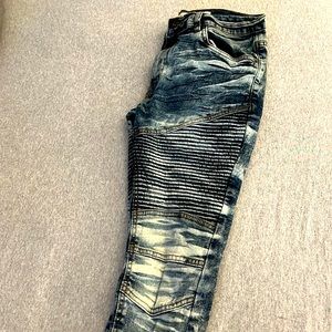 Mens sz 32 slim straight denim jeans.